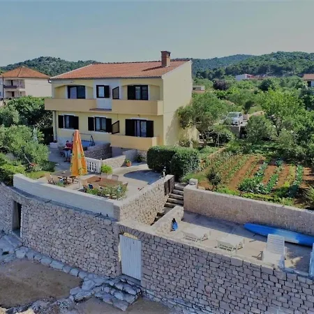 Appartement Dijana - Right Next To The