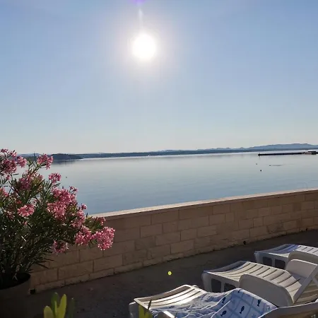 Appartement Dijana - Right Next To The