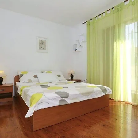 Dijana - Right Next To The Appartement *