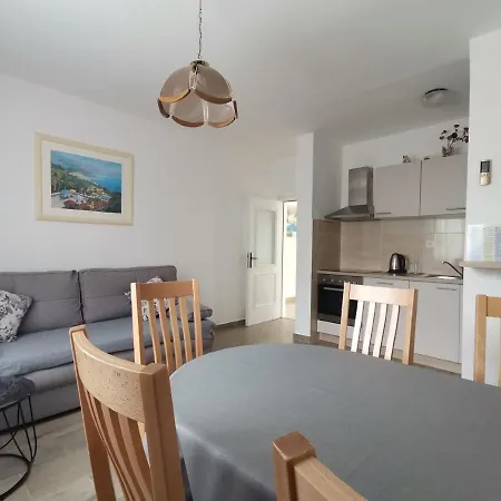 Apartment Dijana - Right Next To The *