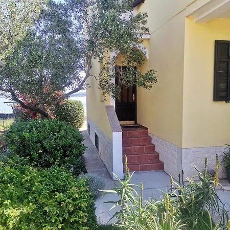 Apartment Dijana - Right Next To The